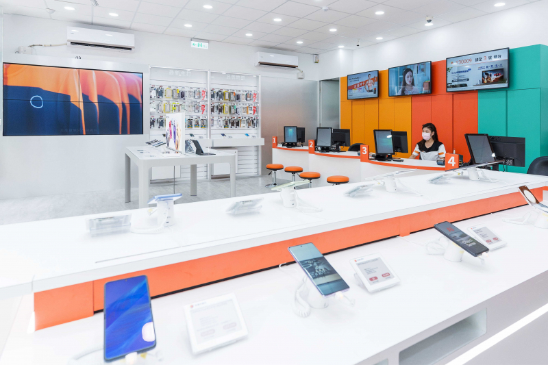 創利空間智慧零售軟硬整合方案，協助台灣大哥大門市完成數位內容行銷系統的佈建，打造全新世代的數位服務據點