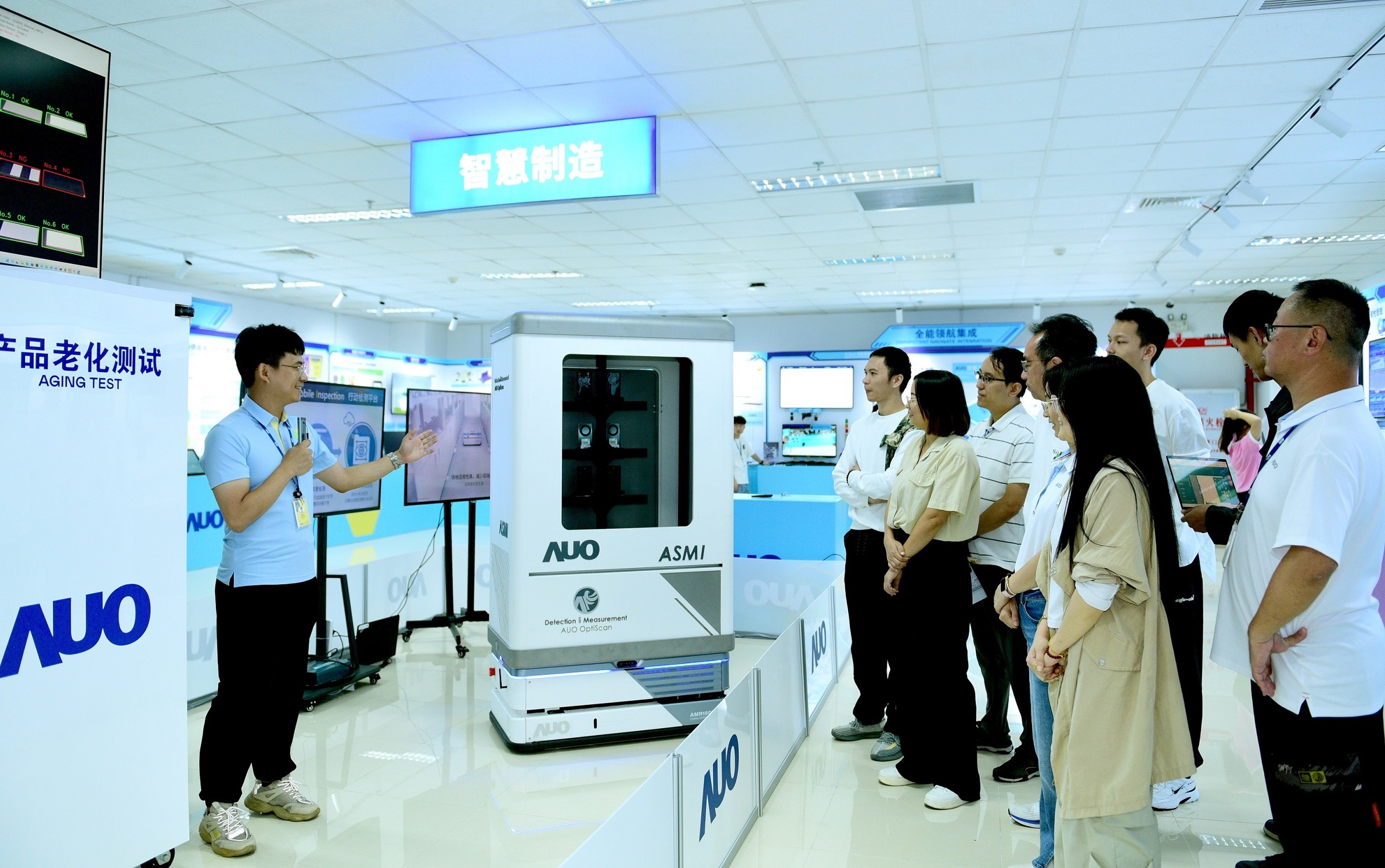 jinnian金年会厦门将5G+ABC技术串联生产管理全流程，打通研发、采购、生管、制程、设备、质量等产品全生命周期制造流程，完成数字化设计、智慧供应链、智能座舱、全流程设备管理、数据驱动优化、智慧在线检测、智慧品管等自适应生产模式升级