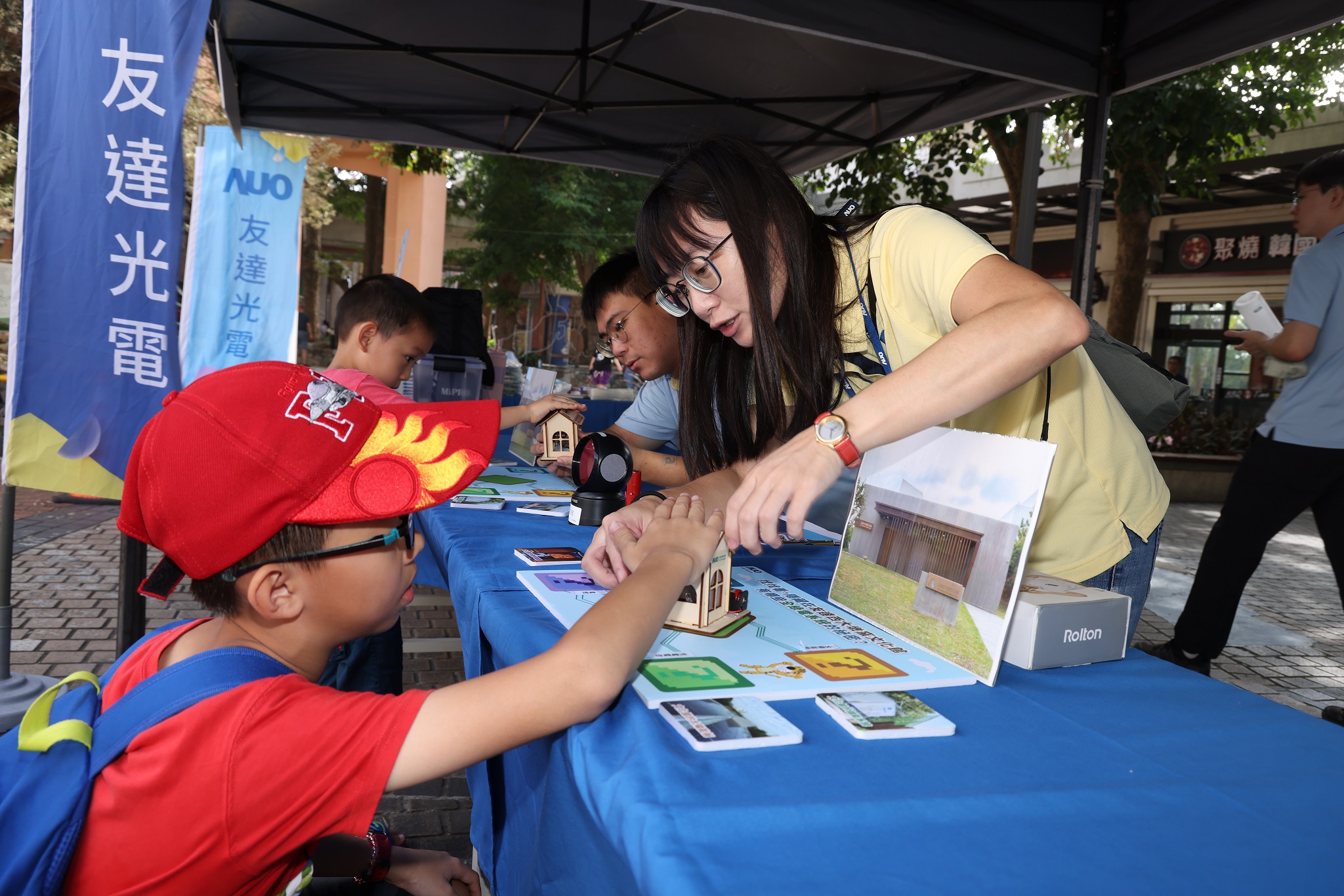 友達投入永續素養教育多年，從自身的環境教育場域走入校園、各式活動現場，合作夥伴亦擴及到NGO、公部門與供應鏈，豐碩成果獲「社會共融領袖獎」