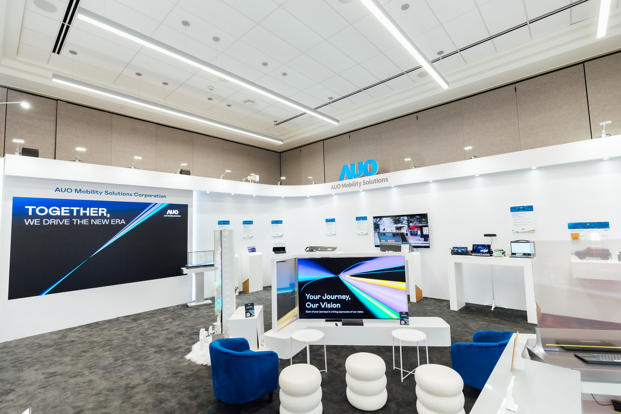 友達智慧移動在AI與軟體定義汽車的演進下，重新定義顯示人機互動，致力與產業客戶合作共創，打造具差異化、功能擴展彈性的未來座艙體驗。